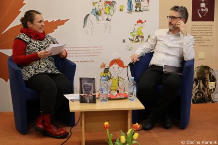 Kamničan Samo Trtnik predstavil svoj prvenec z naslovom Nepovezani (11)